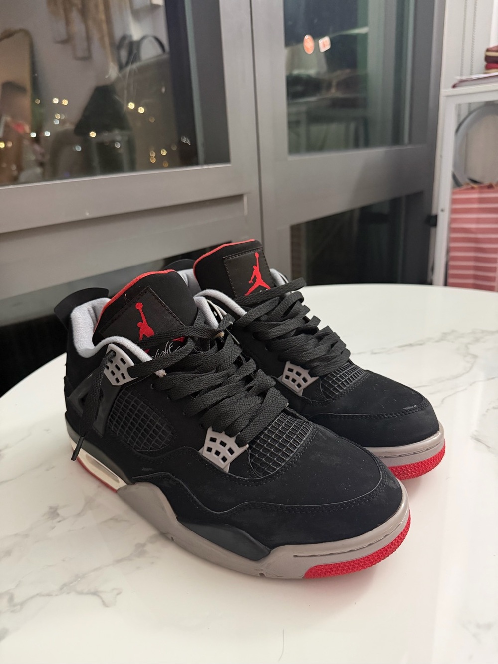 Jordan Men's Black and Red Retro Basketball Sneakers